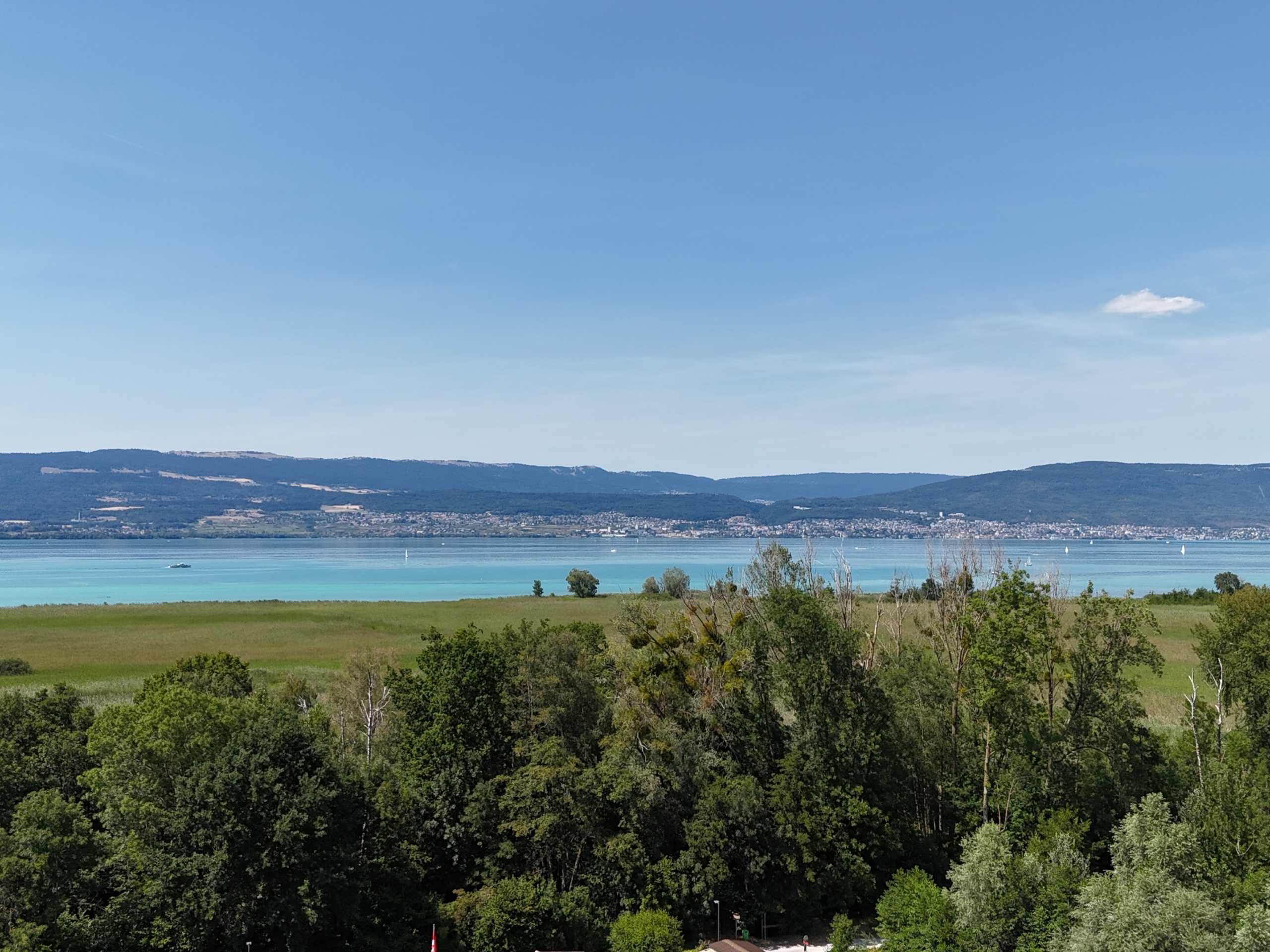 Mobile-home de 3,5 pièces avec terrain en pleine propriété à proximité du lac