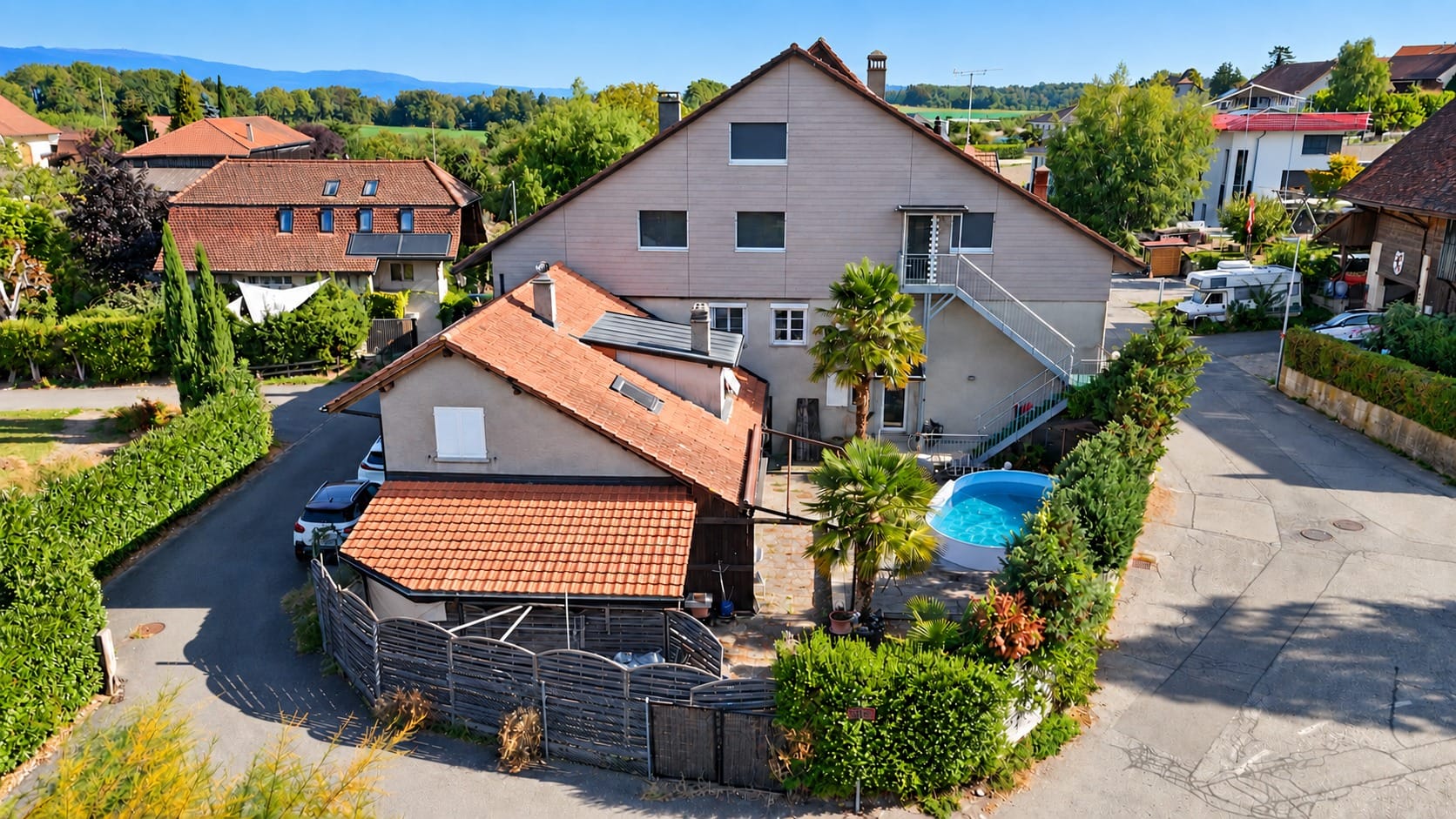 Maison avec trois appartements de rendement à Chevroux, proche du lac