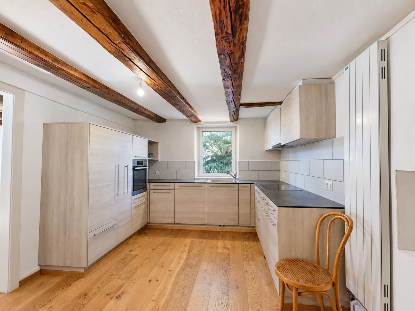 Maison avec trois appartements de rendement à Chevroux, proche du lac
