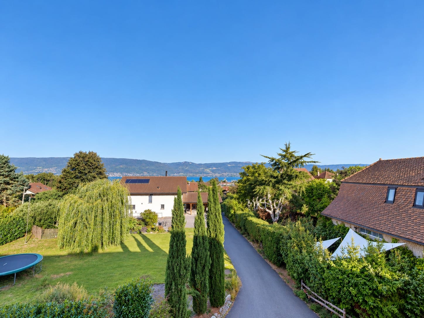 Maison avec trois appartements de rendement à Chevroux, proche du lac